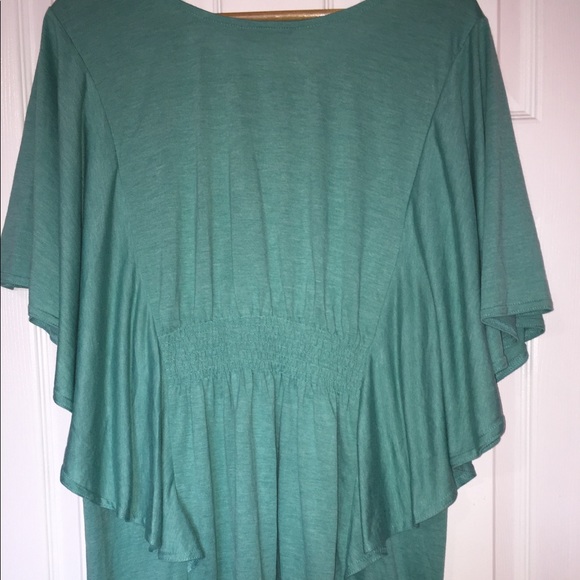 Tunic length Plus Size Blouse - Picture 4 of 7